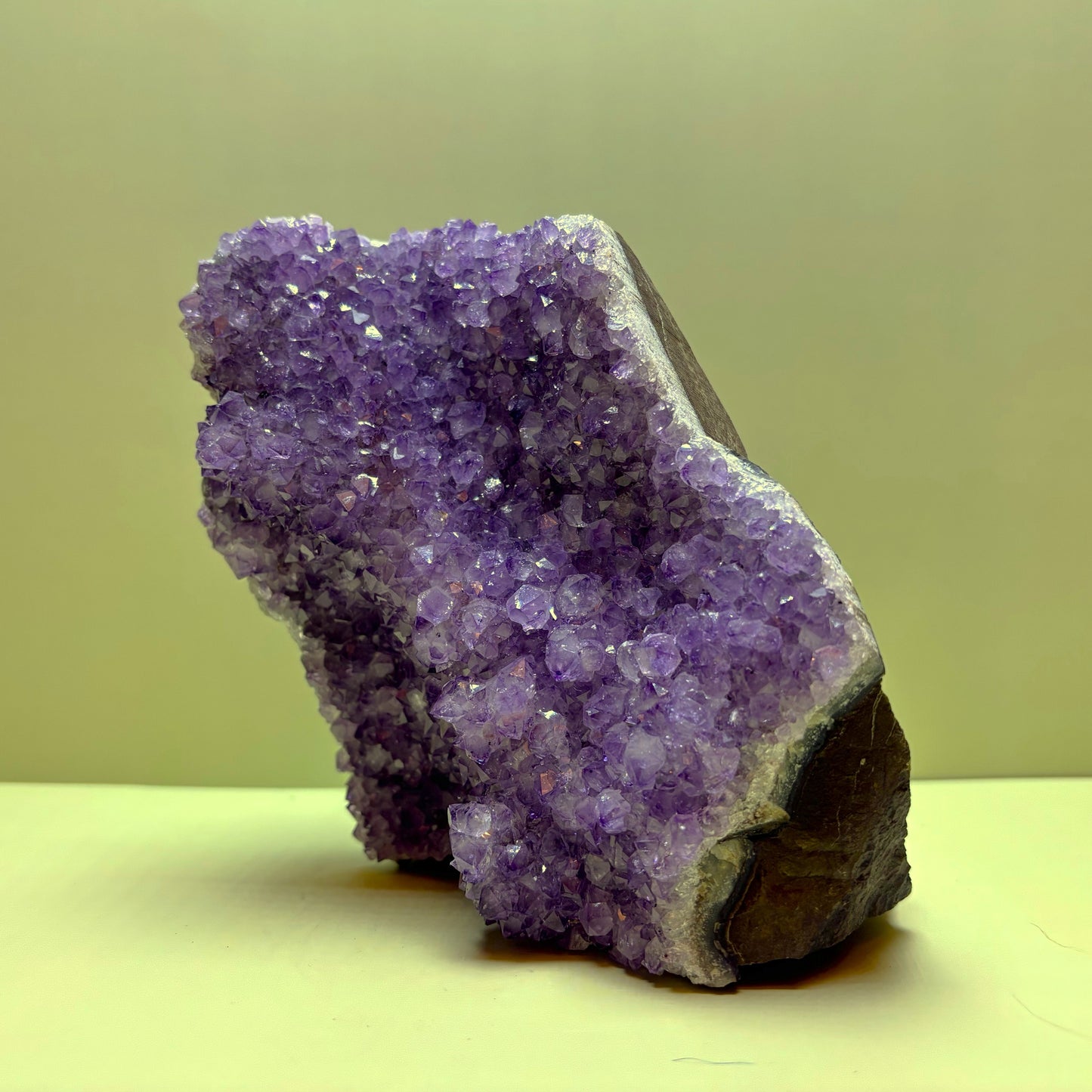 Luminous Violet Amethyst Cluster with Lilac Gradients | Uruguay | 1,442 g | 150 x 120 x 90 mm.