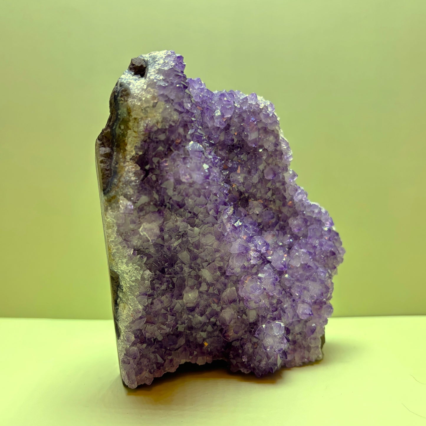 Luminous Violet Amethyst Cluster with Lilac Gradients | Uruguay | 1,442 g | 150 x 120 x 90 mm.