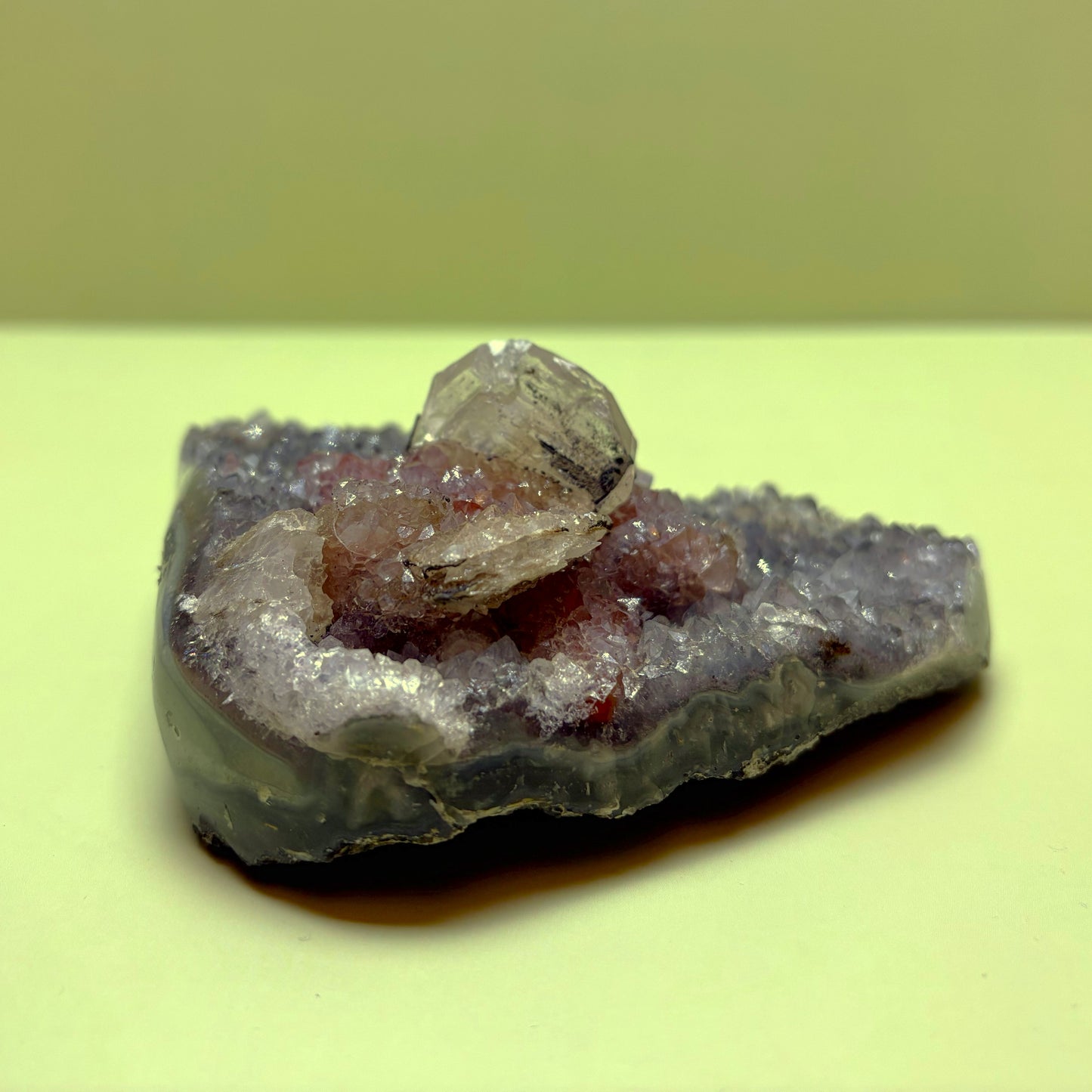 Grey Amethyst (Agate Banded) with Clear Calcite and Red Hematite | Uruguay | 266 g | 145 x 140 x 80 mm.