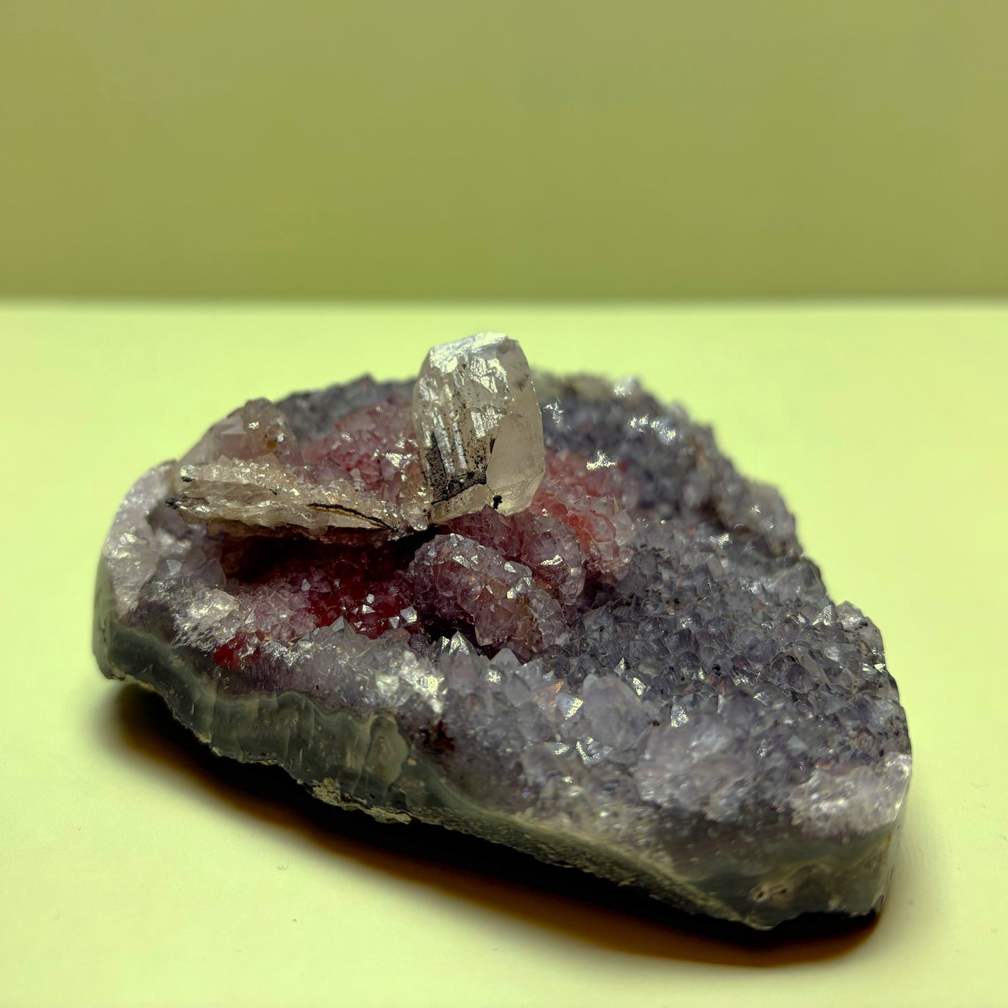 Grey Amethyst (Agate Banded) with Clear Calcite and Red Hematite | Uruguay | 266 g | 145 x 140 x 80 mm.