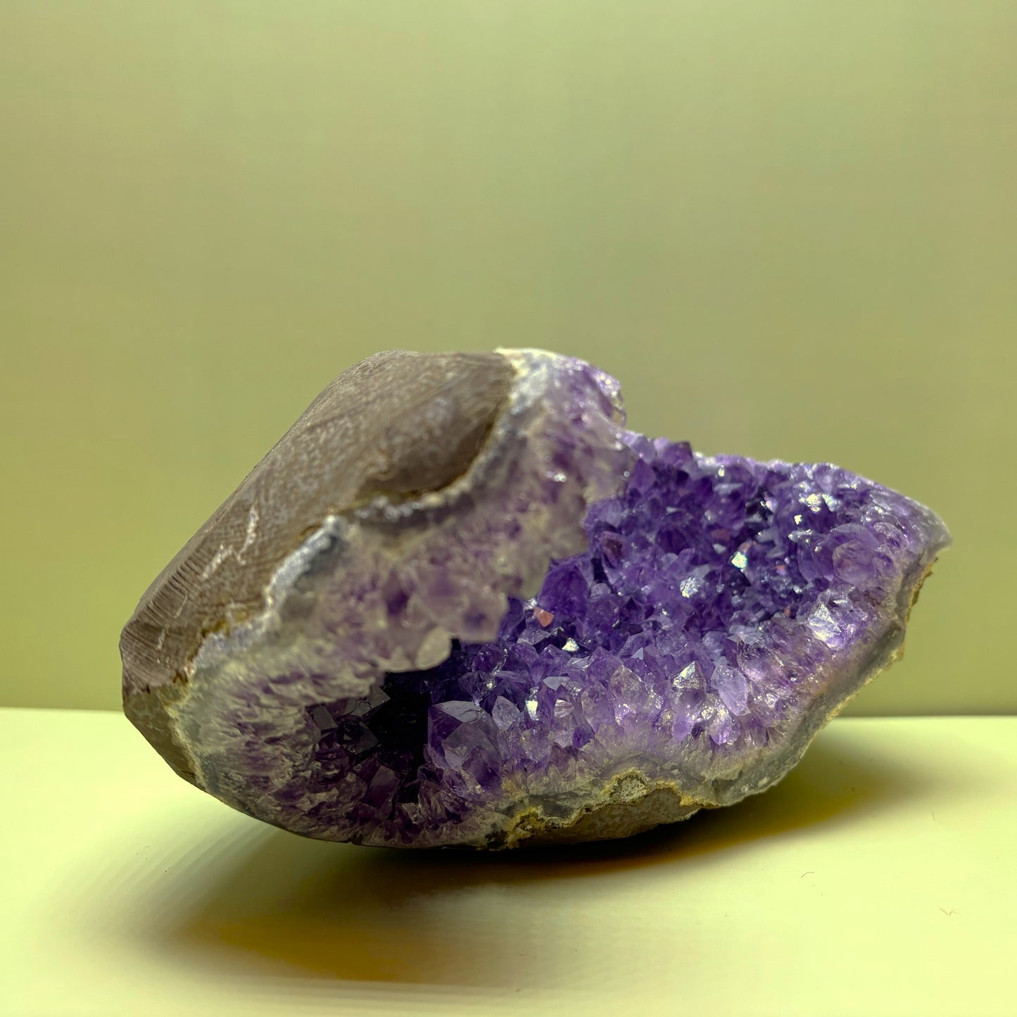 Rounded Open Form Purple Amethyst Geode | Uruguay | 1,628 g | 130 x 120 x 100 mm.