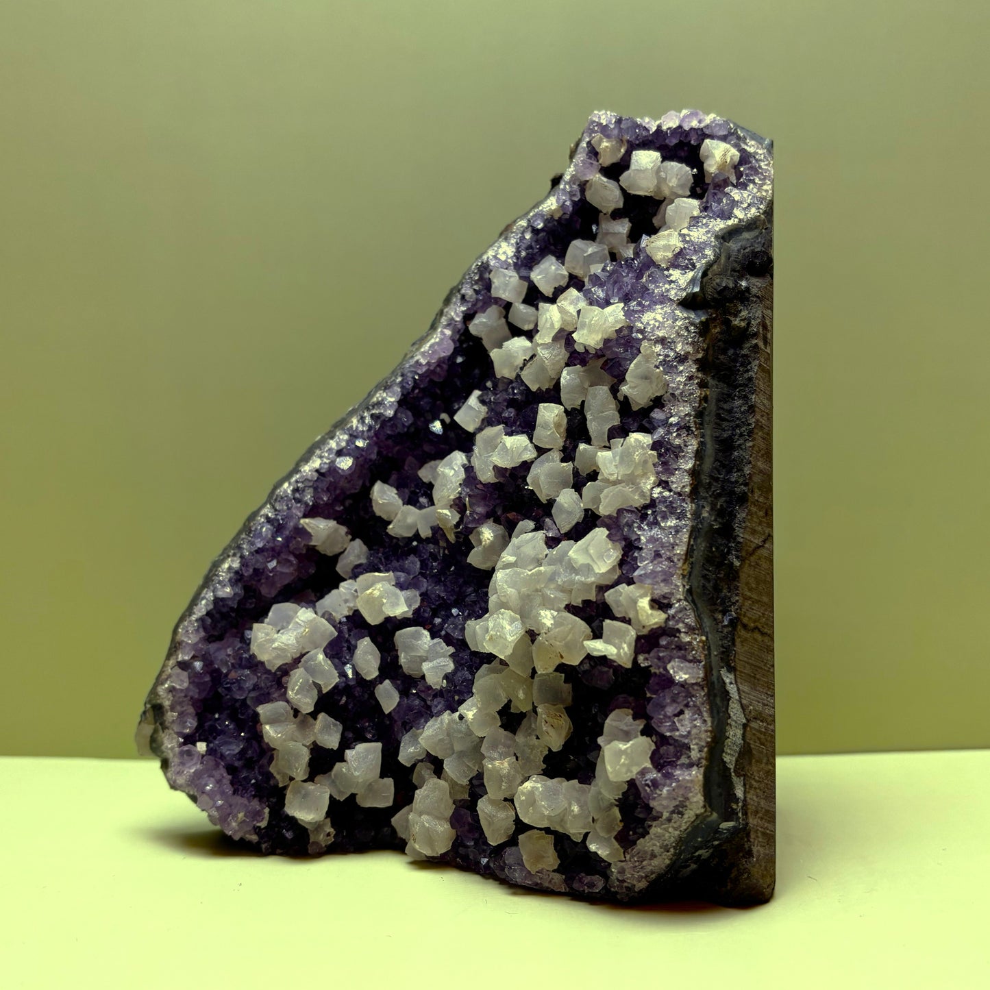 Deep Violet Amethyst Geode with White Calcite Blooms | Uruguay | 1,470 g | 130 x 105 x 90 mm.
