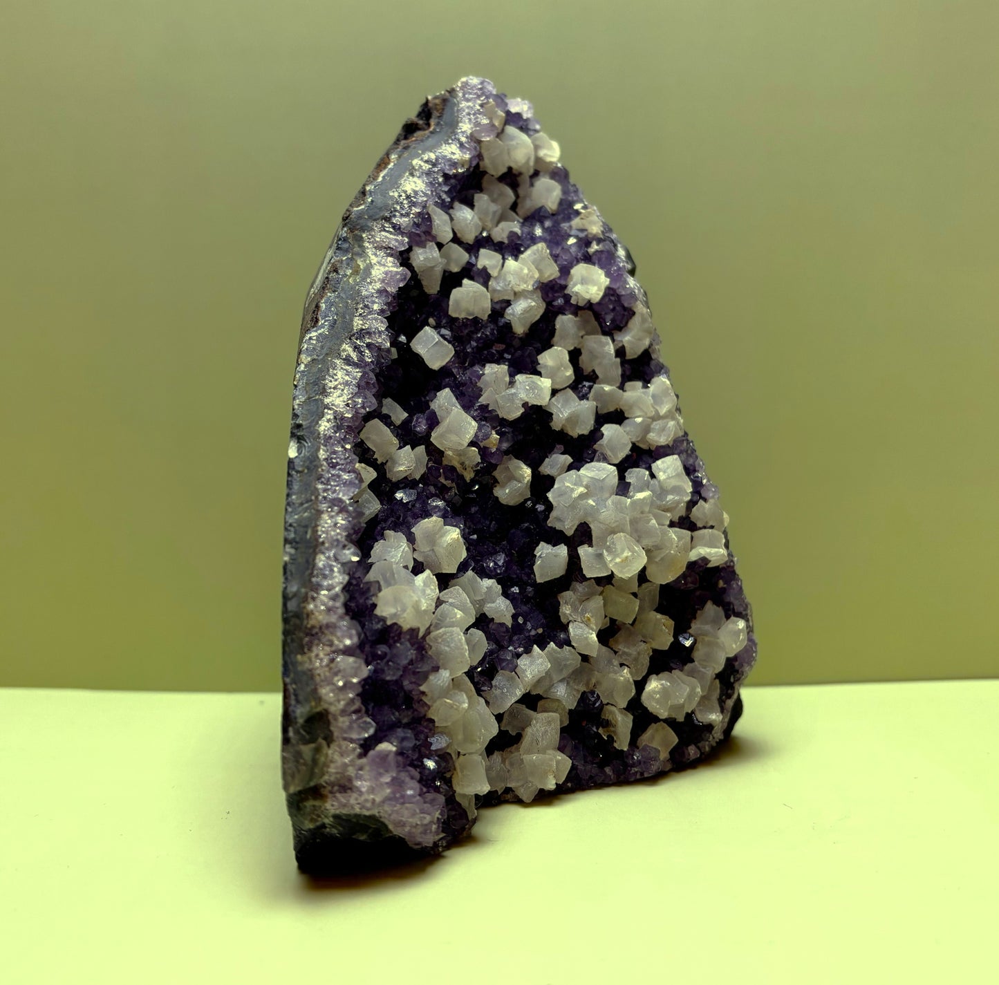 Deep Violet Amethyst Geode with White Calcite Blooms | Uruguay | 1,470 g | 130 x 105 x 90 mm.