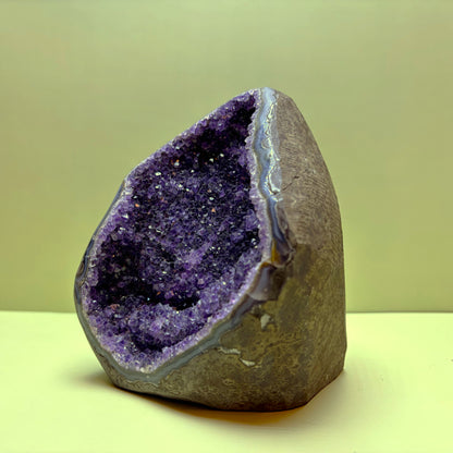 Rounded Deep Purple Amethyst Geode with Agate Bands | Uruguay | 1,468 g | 140 x 115 x 95 mm.