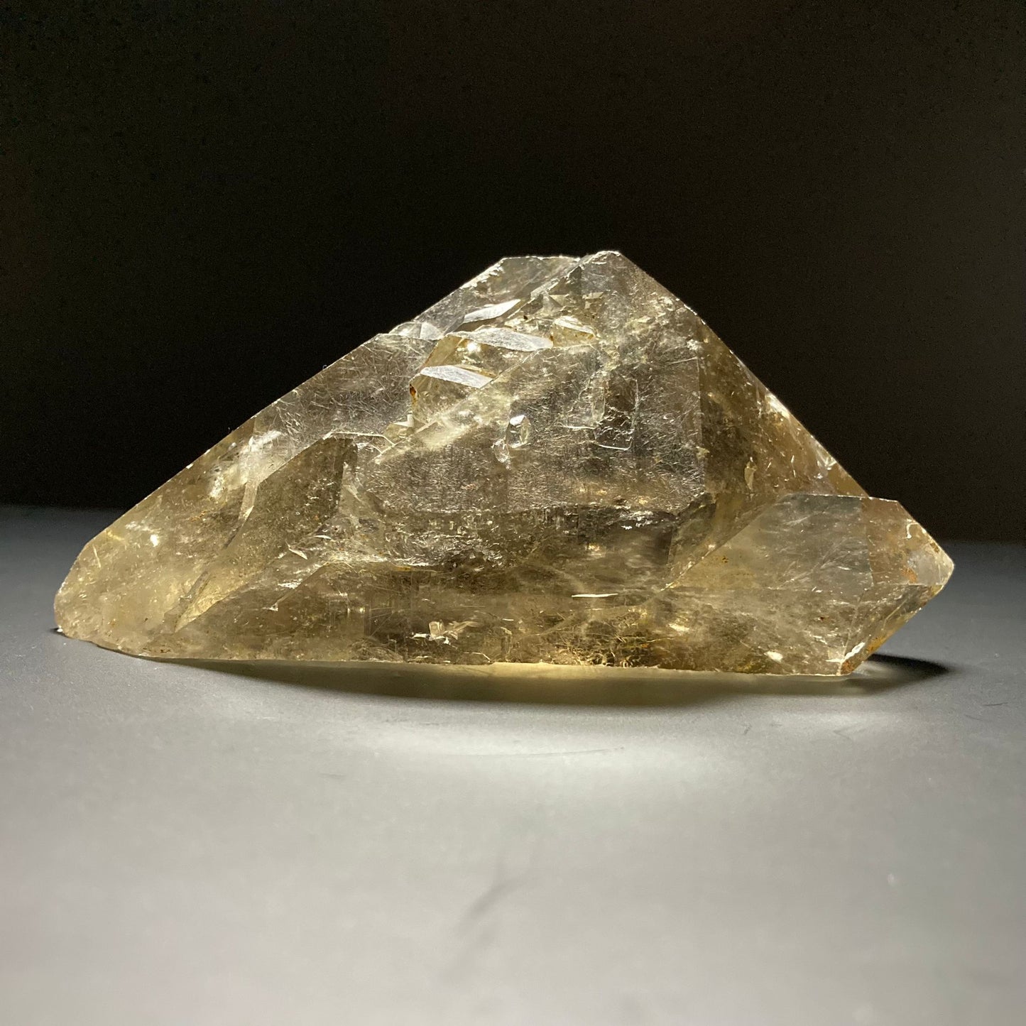 Cristal de cuarzo ahumado gemelo biterminado natural | Cuarzo lemuriano | Cuarzo rutilo | Curación con cristales | Decoración del hogar | Piedra preciosa